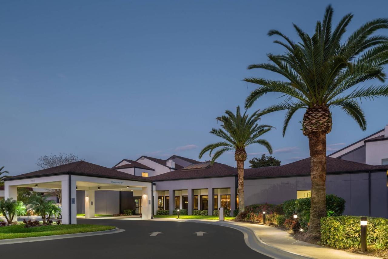 Hotel Courtyard By Marriott Orlando Airport Exterior foto