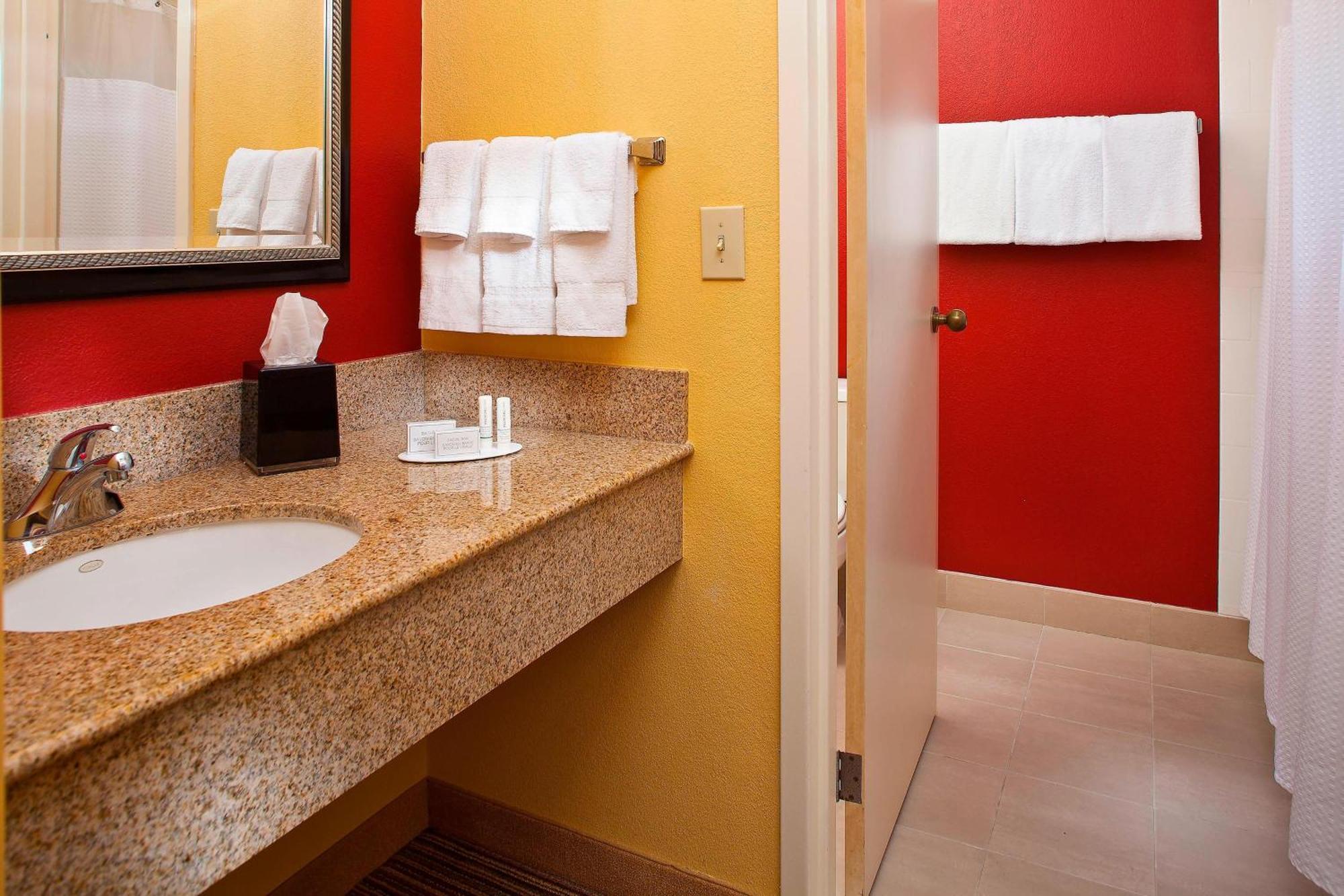 Hotel Courtyard By Marriott Orlando Airport Exterior foto