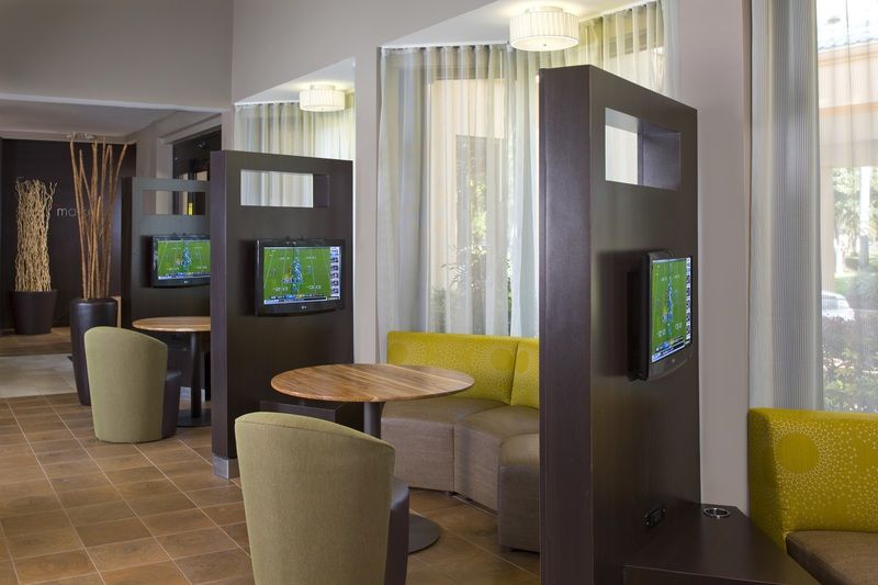 Hotel Courtyard By Marriott Orlando Airport Exterior foto