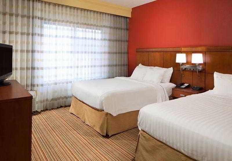 Hotel Courtyard By Marriott Orlando Airport Exterior foto